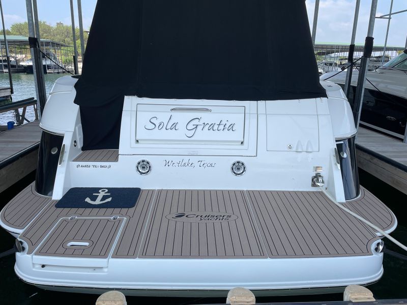2010 Cruisers Yachts 420 Sports Coupe