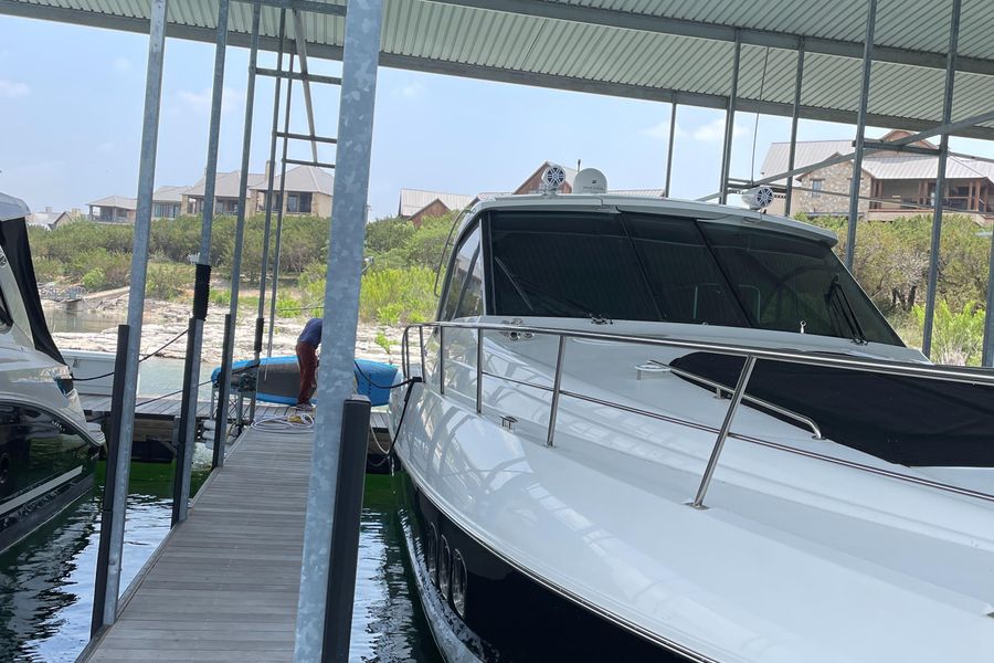 2010 Cruisers Yachts 420 Sports Coupe