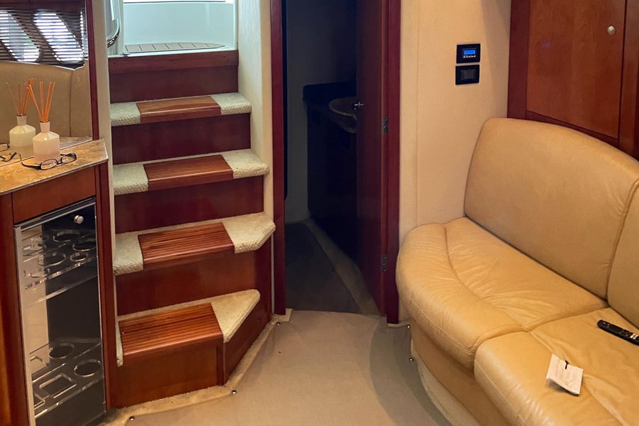 2010 Cruisers Yachts 420 Sports Coupe