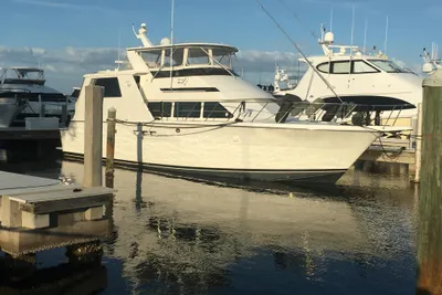 Hatteras 52 Cockpit Motor Yacht