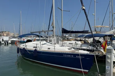 2000 Beneteau 381