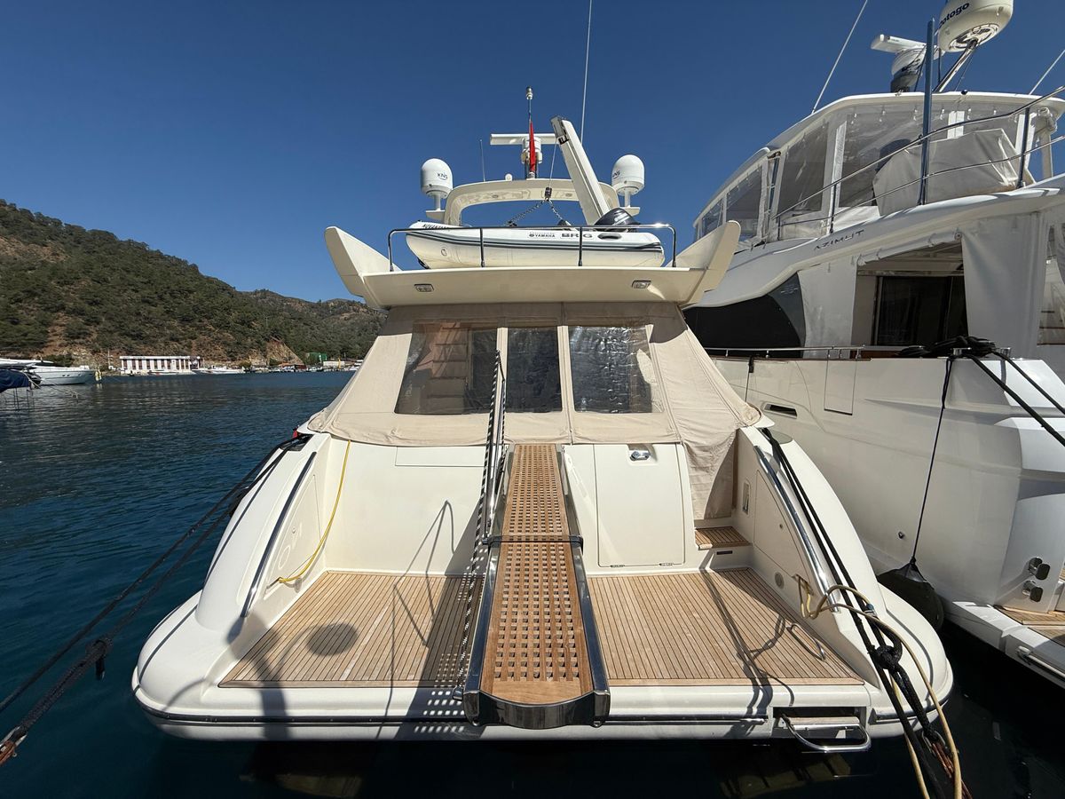 2007 Azimut 63 