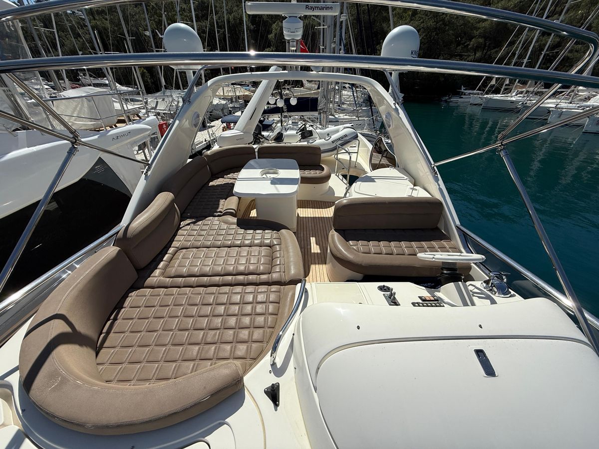 2007 Azimut 63 