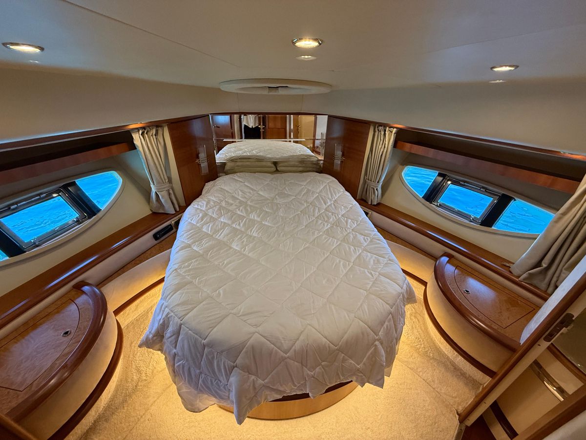 2007 Azimut 63 