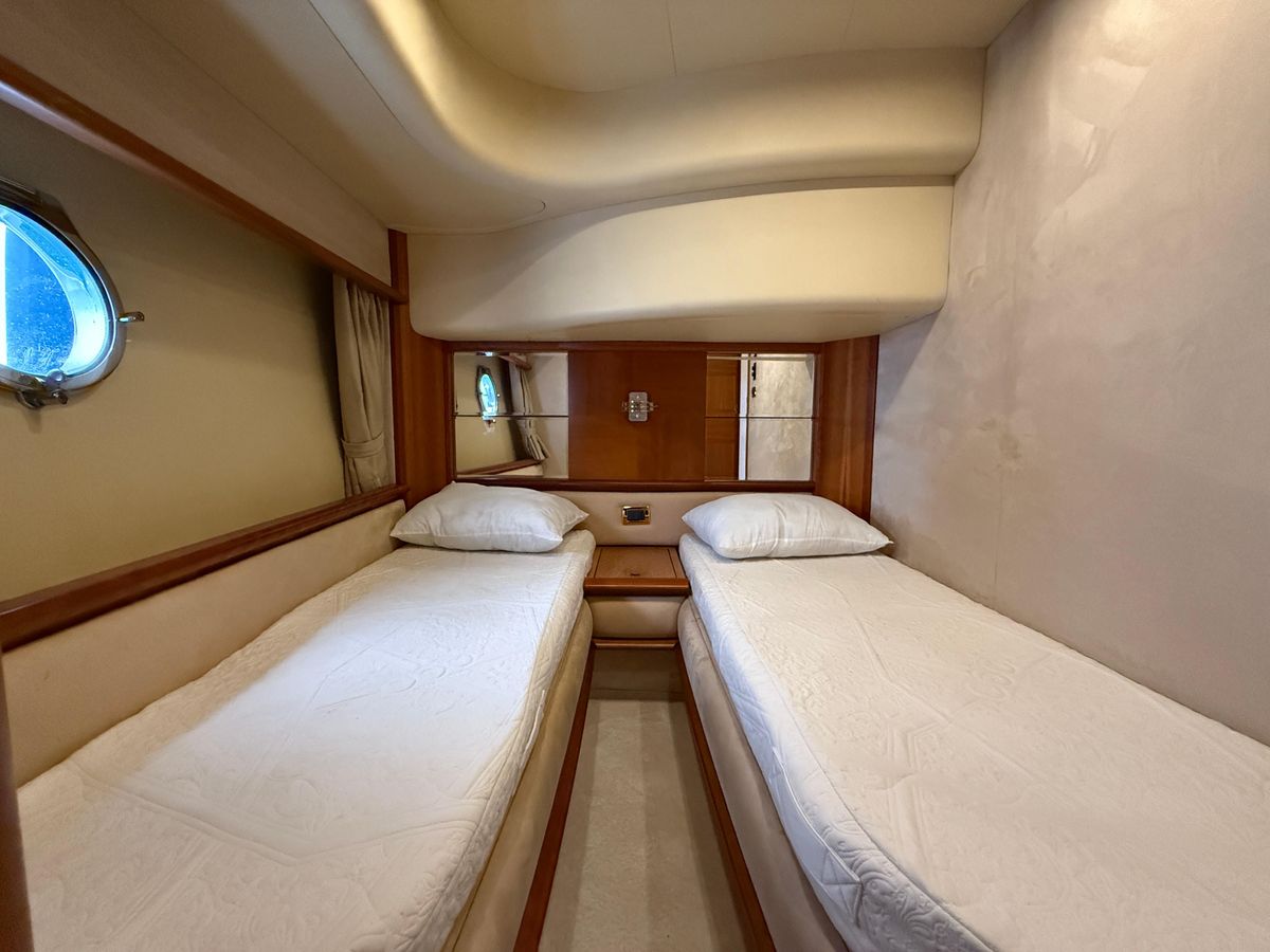 2007 Azimut 63 