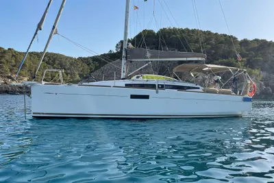 2014 Jeanneau Sun Odyssey 349