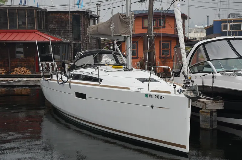 Mahaya Yacht Photos Pics 