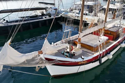 1945 Custom Brauer goelette Aurique