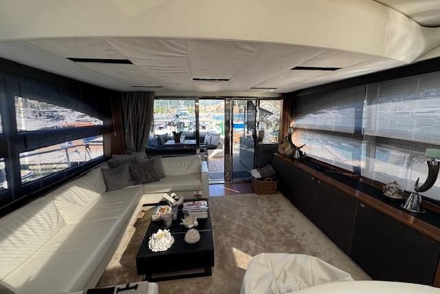 2014 Princess 73 