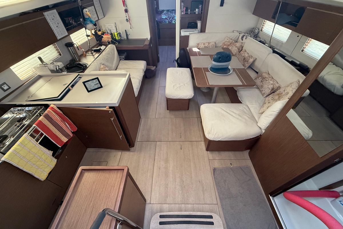 2021 Beneteau 44 
