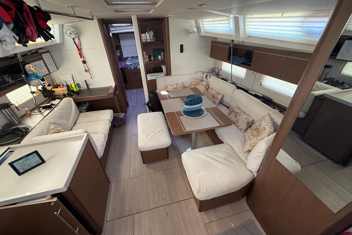 2021 Beneteau 44 