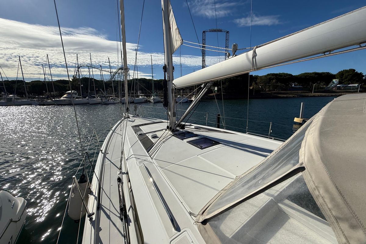 2021 Beneteau 44 