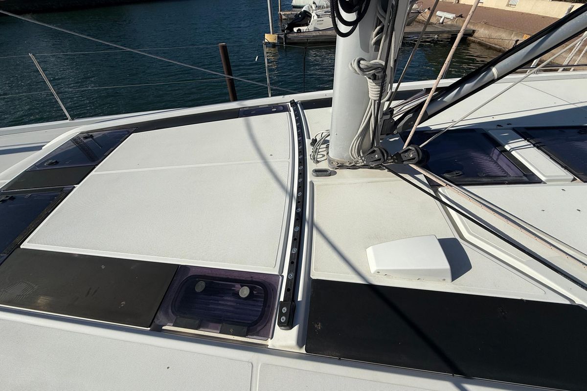 2021 Beneteau 44 