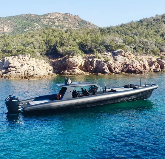 Black Bullet Yacht Photos Pics 