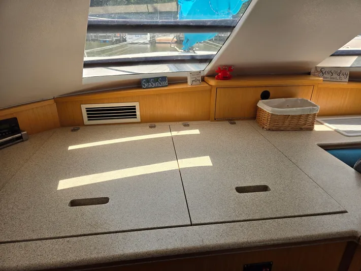 Storyteller Yacht Photos Pics Frig and Freezer Closed