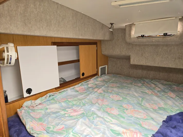 Storyteller Yacht Photos Pics Port Hull Bunk Storage