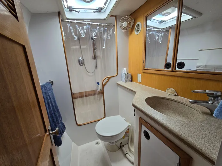 Storyteller Yacht Photos Pics Port Head 2