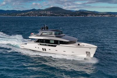 Yacht
