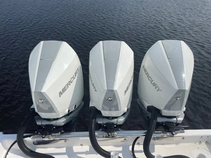 Alchemist Yacht Photos Pics Front Runner 36 Alchemist- Engines