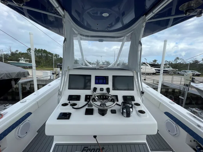 Alchemist Yacht Photos Pics Front Runner 36 Alchemist- Helm