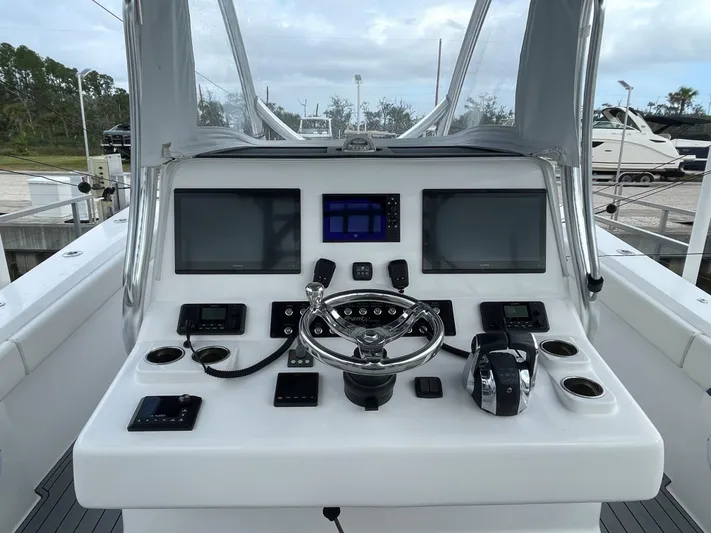 Alchemist Yacht Photos Pics Front Runner 36 Alchemist- Helm