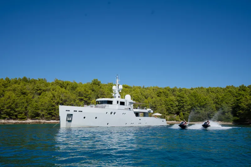 Preference 19 Yacht Photos Pics 