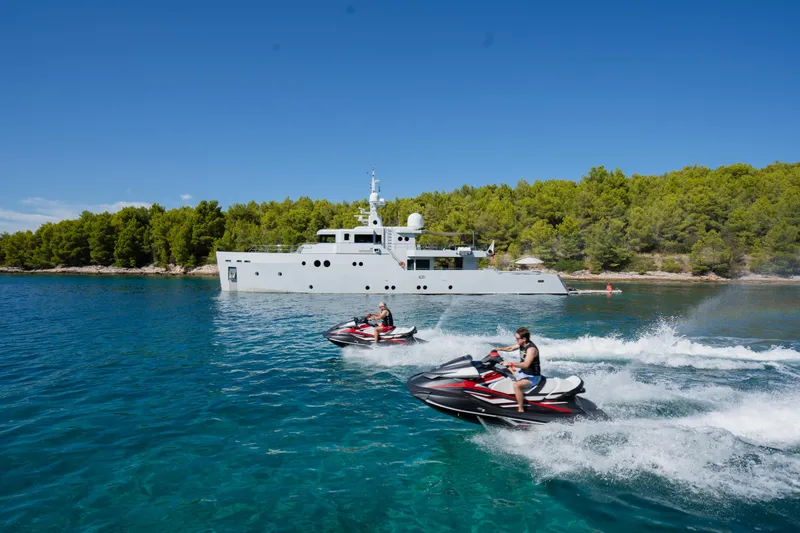 Preference 19 Yacht Photos Pics 