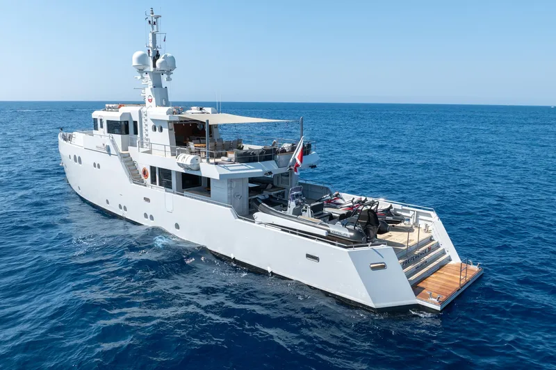 Preference 19 Yacht Photos Pics Luxury Tansu Custom yacht cruising on open sea, 2011 model, with spacious deck and modern design.