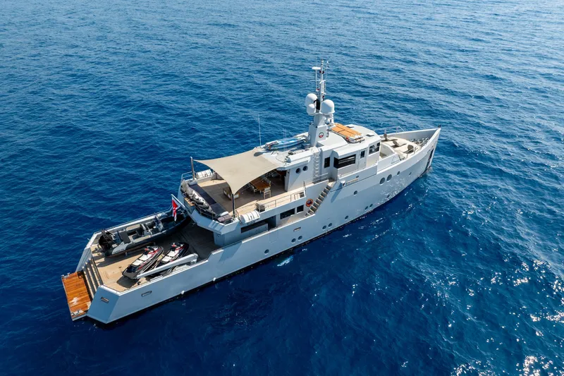 Preference 19 Yacht Photos Pics Luxury Tansu Custom yacht from 2011 cruising on open blue sea.