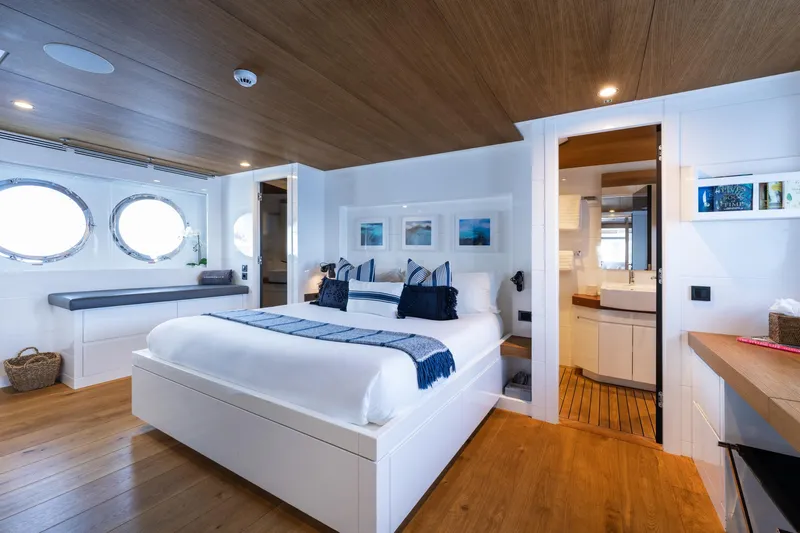 Preference 19 Yacht Photos Pics Luxurious Tansu Custom yacht bedroom, 2011 model, featuring elegant decor and modern amenities.