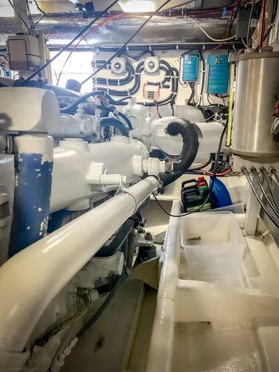 Boom Yacht Photos Pics 