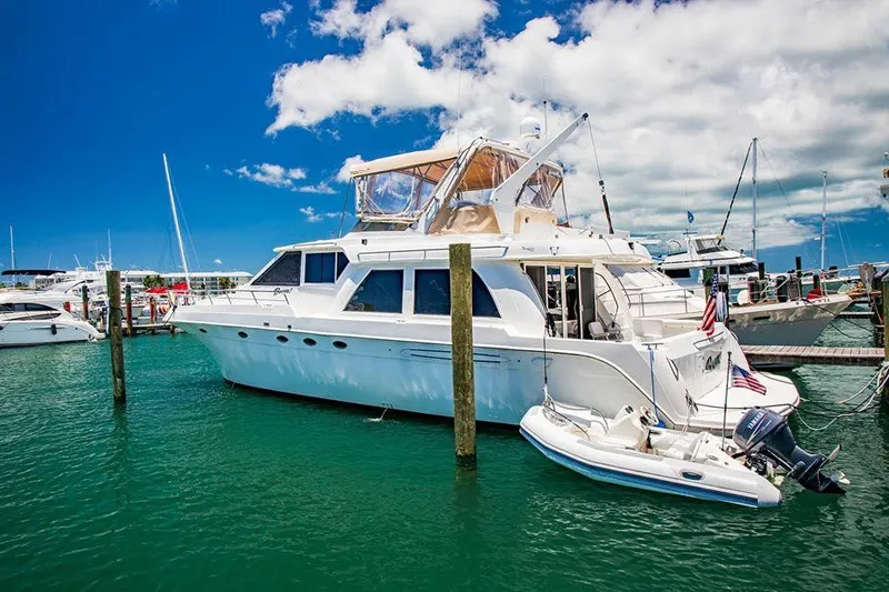 Boom Yacht Photos Pics 