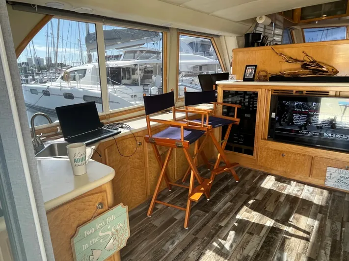 Boom Yacht Photos Pics 