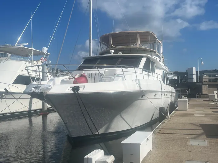 Boom Yacht Photos Pics 