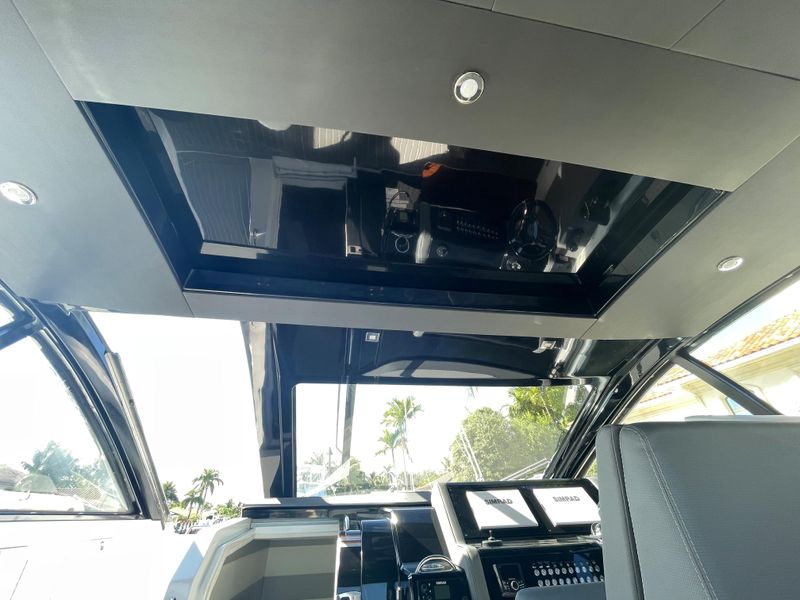 2022 Cruisers Yachts 42 GLS