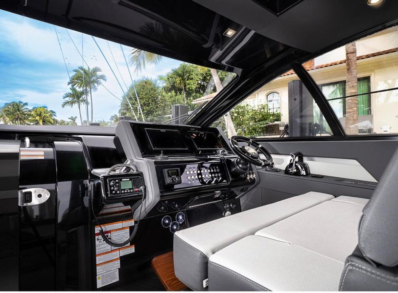 2022 Cruisers Yachts 42 GLS