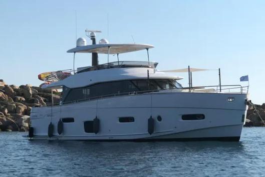 Azimut Magellano 66