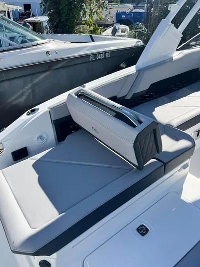  Yacht Photos Pics 2025 Cobalt R8 Ob - Image 7