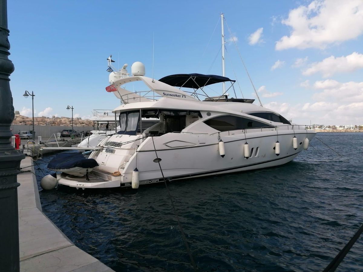 2005 Sunseeker 76 