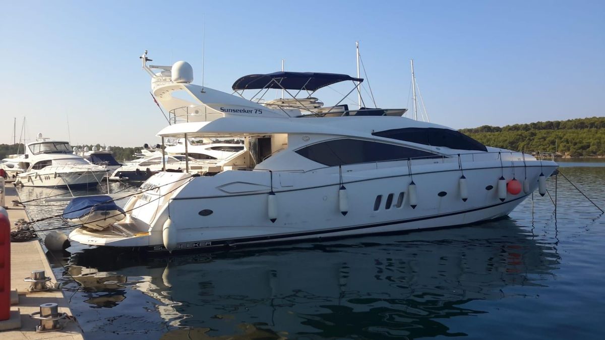 2005 Sunseeker 76 