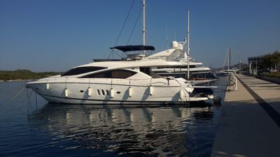 Yacht