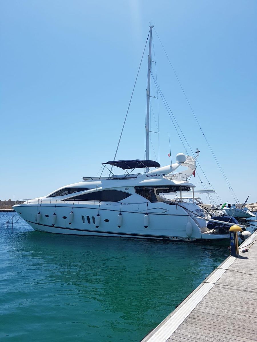 2005 Sunseeker 76 
