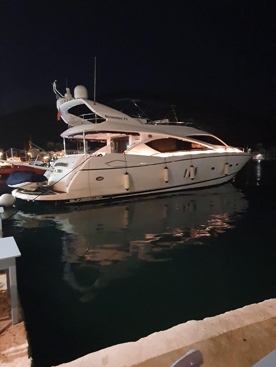 2005 Sunseeker 76 