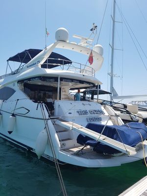 Yacht