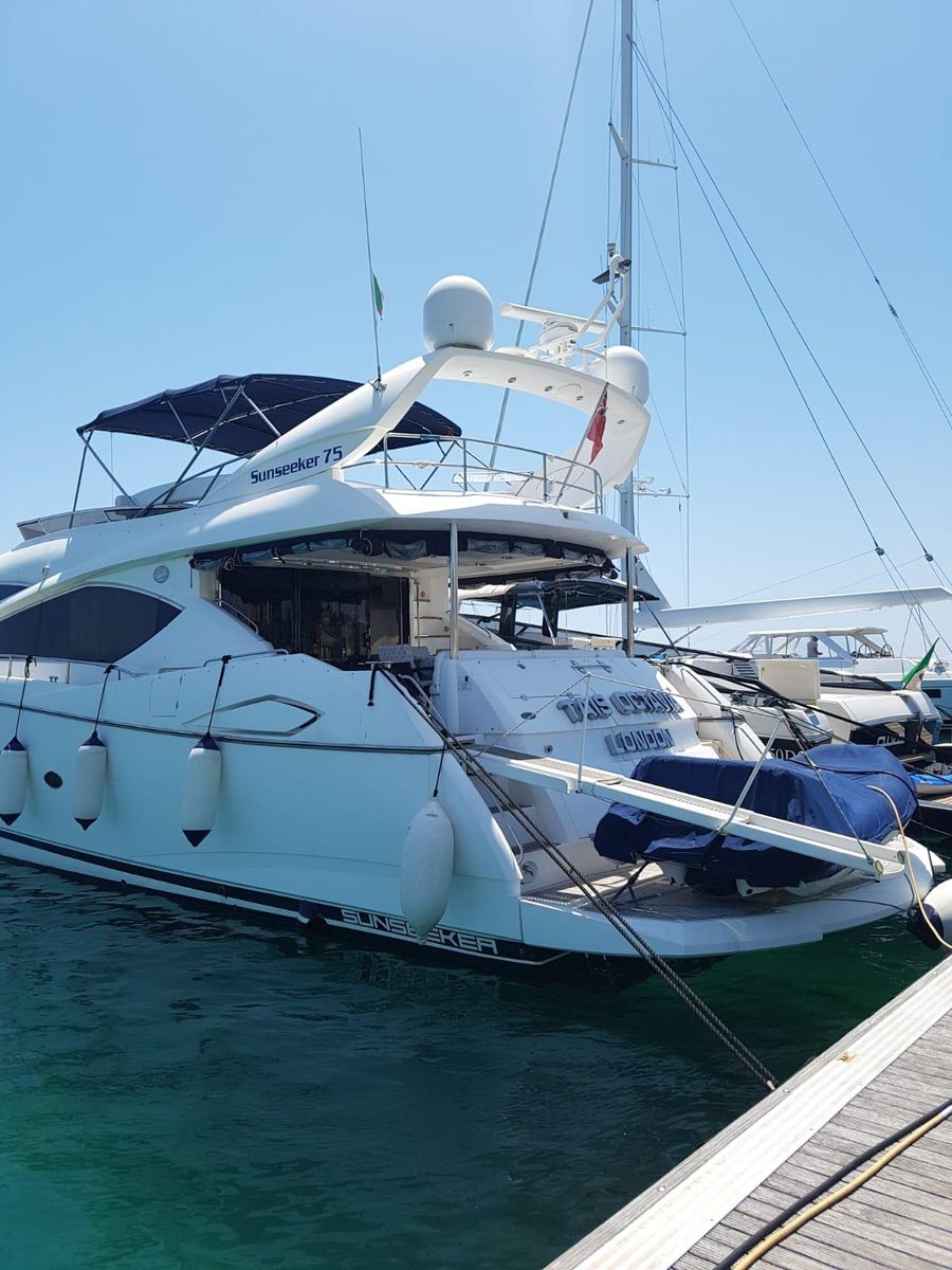 2005 Sunseeker 76 