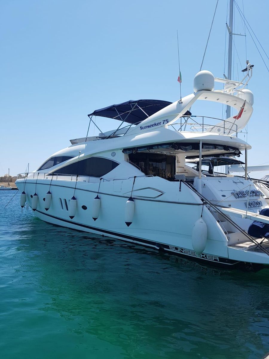 2005 Sunseeker 76 