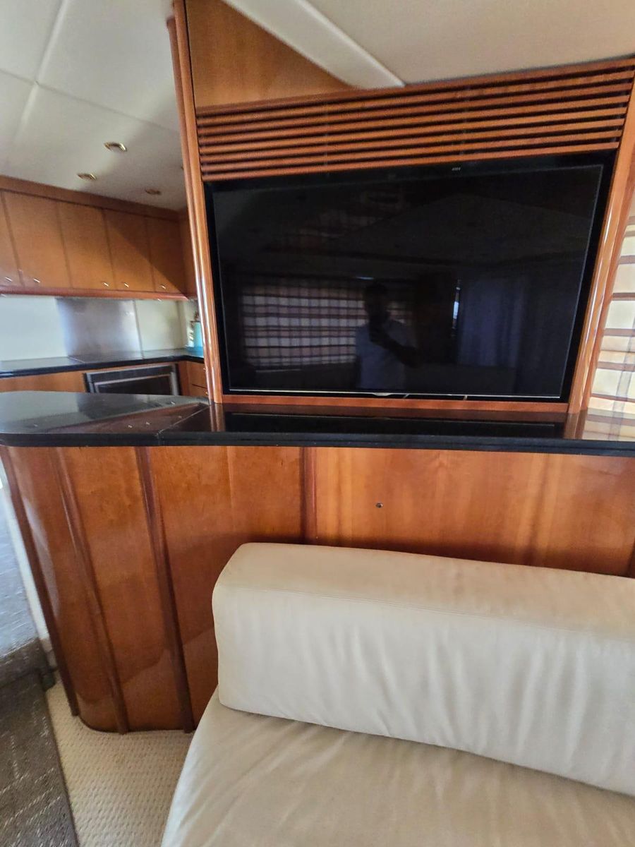 2005 Sunseeker 76 