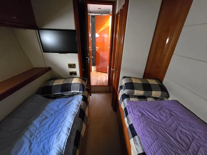 Tais Octavia Yacht Photos Pics 