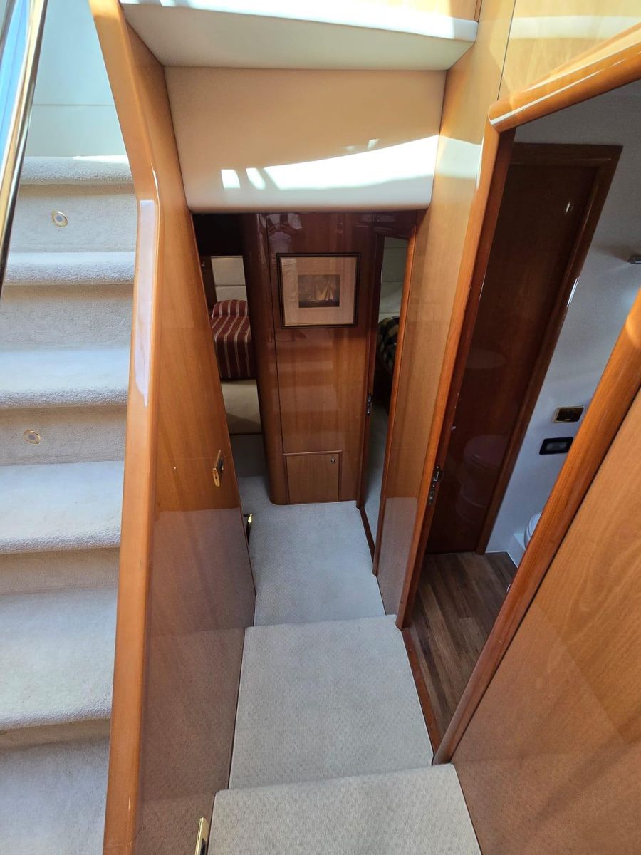 2005 Sunseeker 76 