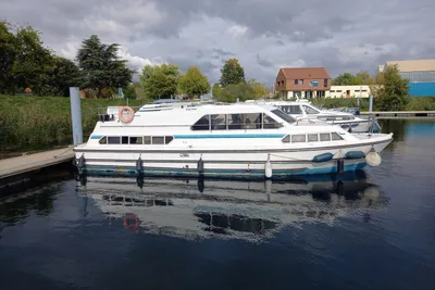 2001 Le Boat Crusader